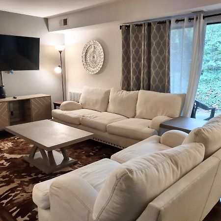 Charming Condo In Central ローリー エクステリア 写真