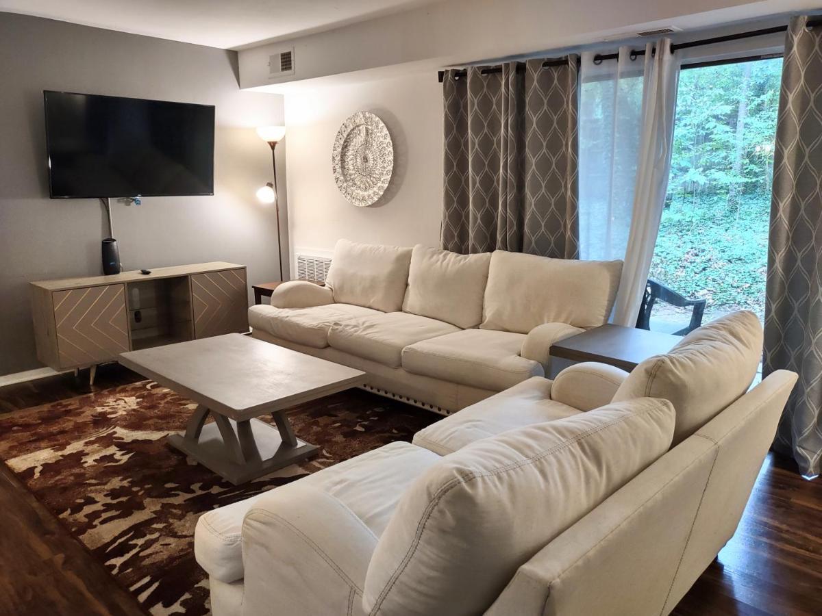 Charming Condo In Central ローリー エクステリア 写真