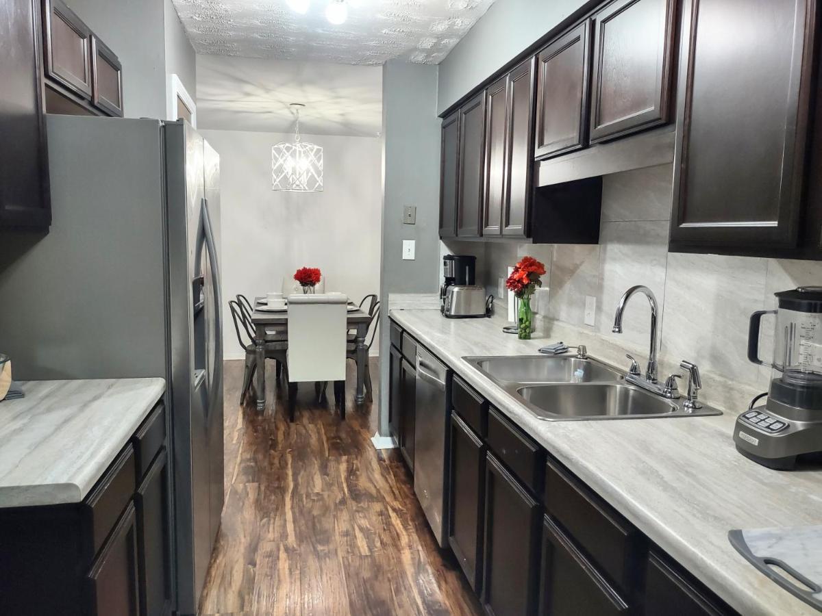 Charming Condo In Central ローリー エクステリア 写真